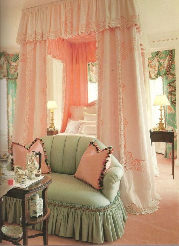 romantic-bedroom design pastel colors four poster bed loveseat wooden table