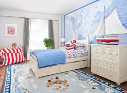 unique-kids-room-interior-design-white-furniture-world-map-wall-decorating-ideas