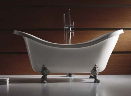 white-claw-foot-bathtub-modern-design-contemporary-bathrom-ideas