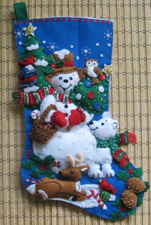 DIY-personalised-christmas-stockings-christmas-crafts-ideas