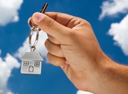 Practical-Housewarming-gift-house-keyholder