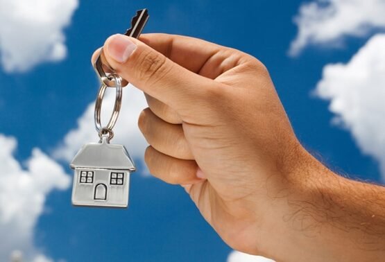 Practical-Housewarming-gift-house-keyholder