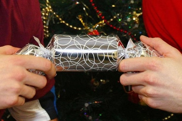 christmas-crackers-craft-activities