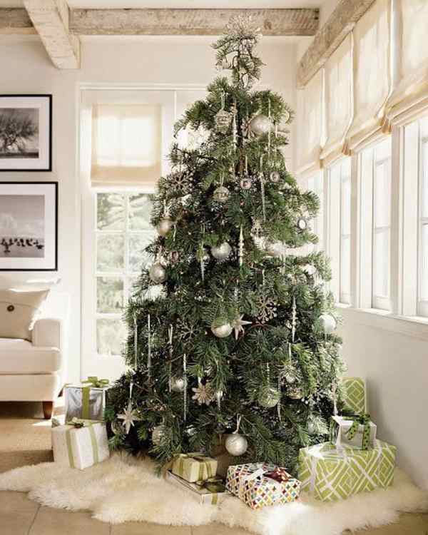 christmas tree ideas decorating white flocked tree