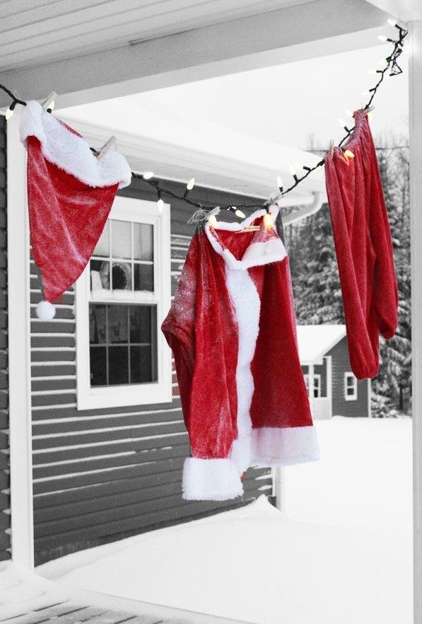 creative-christmas-outdoor-decorations-Santa-Claus-costume