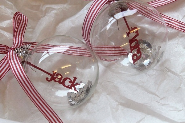 cute personalized-christmas-baubles-baby-first-christmas-homemade-christmas-gifts