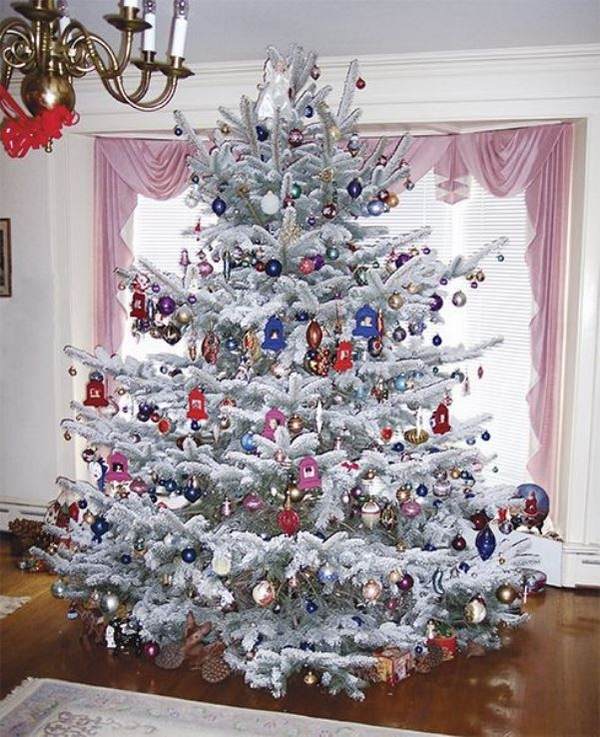 flocked christmas tree decoration ideas red blue ornaments