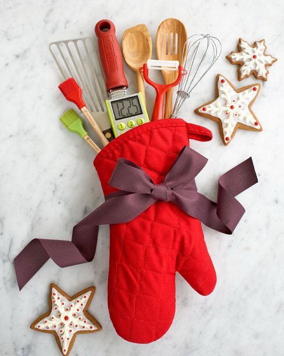 housewarming-gift-ideas kitchen cookie making