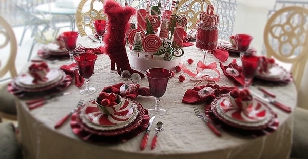 lavish red white Christmas decoration