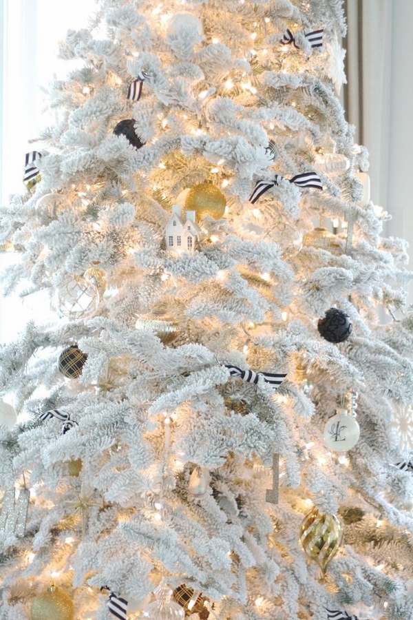 pre lit white flocked christmas tree