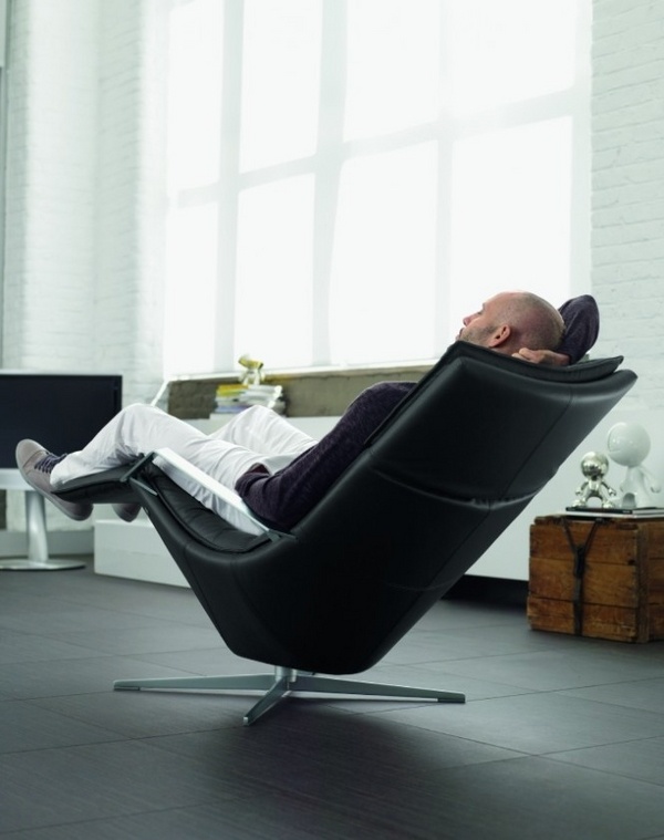 Contemporary black recliner chair 