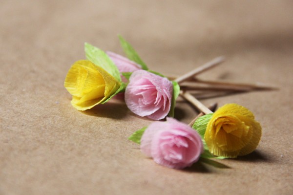 Original paper craft ideas crepe paper flowers