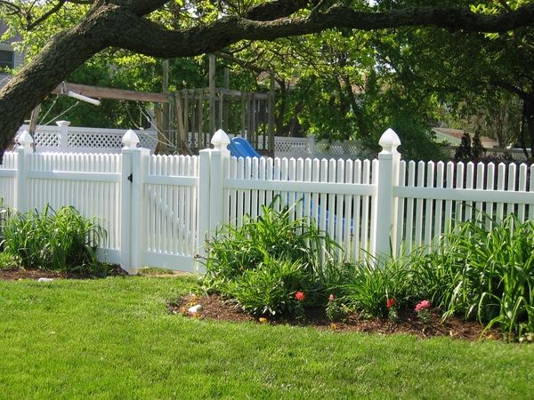 PVC garden picket