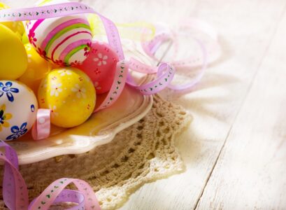 awesome-easter-wallpapers-easter-eggs-ribbons