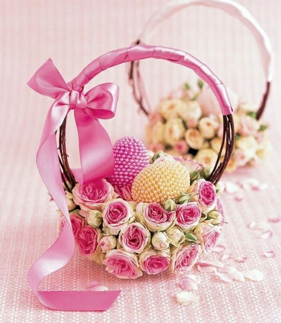 basket decorating ideas roses ribbons