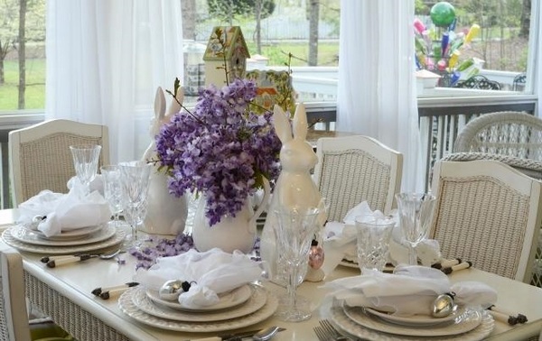ideas spring flowers elegant dish setting white purple