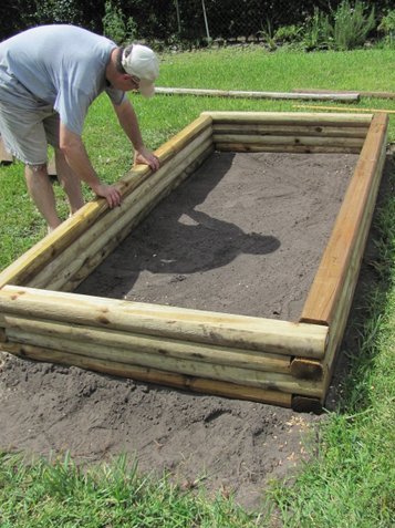 How to build a raised  garden bed  clever landscaping ideas