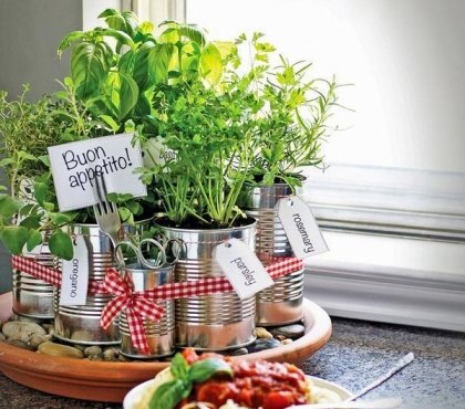 indoor-herb-garden-ideas-tin-cans-gravel-ribbons
