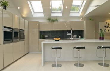 interior-lighting-velux-skylights-modern-white-kitchen-design-white-island-bar-stools