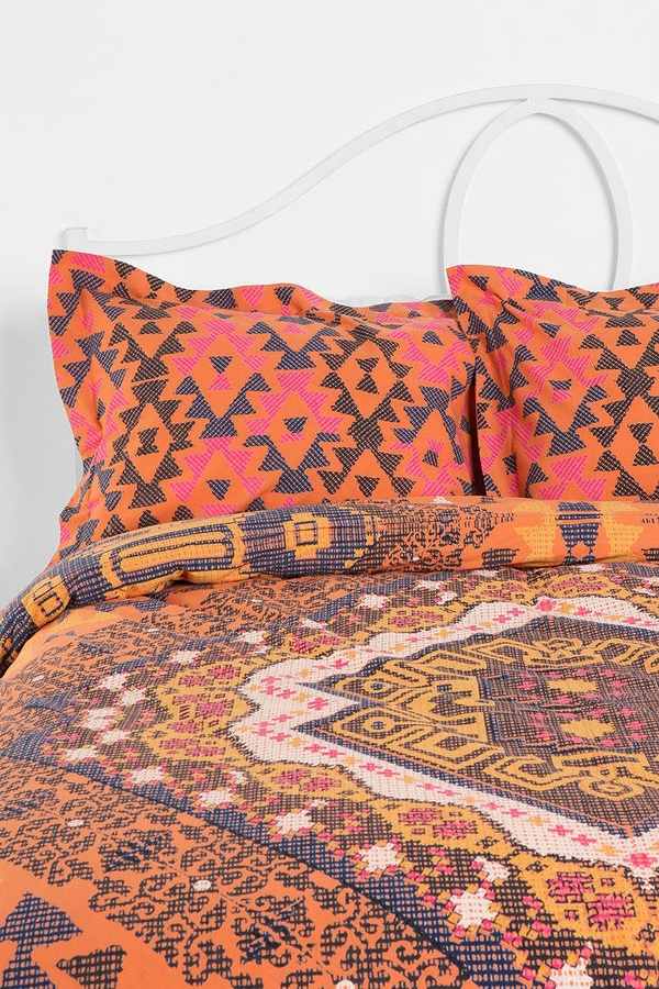 magical-thinking-bedding-orange-yellow-brown-colors-modern-bedroom-bedding-sets