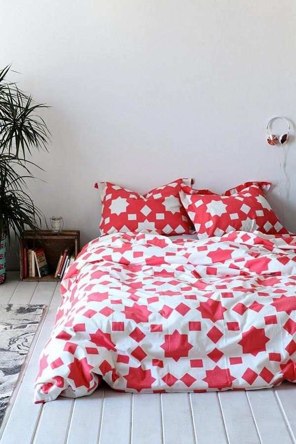 magical-thinking-bedding-red-white-colors-modern-bedding-sets