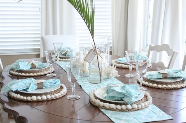 maritime-table-decoration-shells-napkin-rings-table-runner