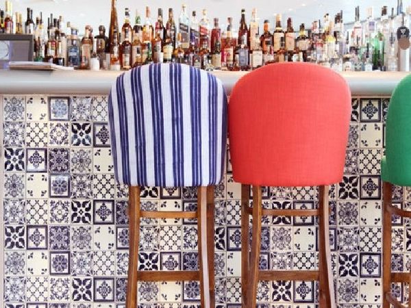 mexican-tiles-bar blue white tiles original patterns