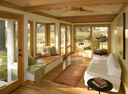 modern-sunroom-furniture-ideas-white-sofa-side-table-window-seat