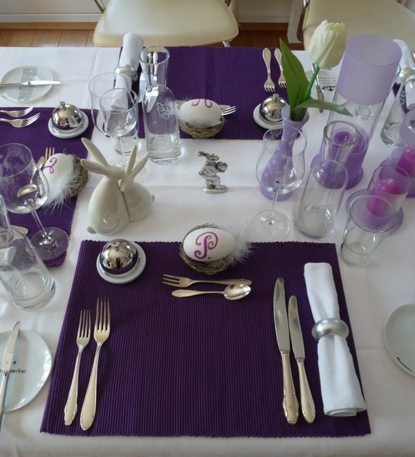 modern table decoration for easter purple white colors eggs