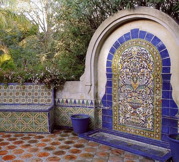 patio-design-ideas-mexican-tiles-decor bench