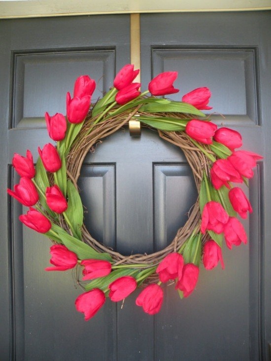 red tulips wreath door decoration ideas Easter decorating ideas