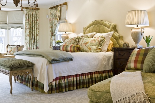  decorative pillows traditional bedroom interior