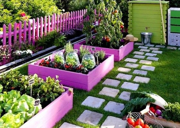 small-garden-design-ideas-how-to-build-a-raised-garden-bed-