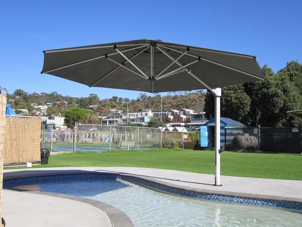 canteliver umbrellas pool shade ideas outdoor