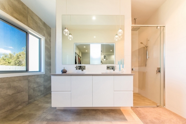 bathroom design white vanity large wall mirror
