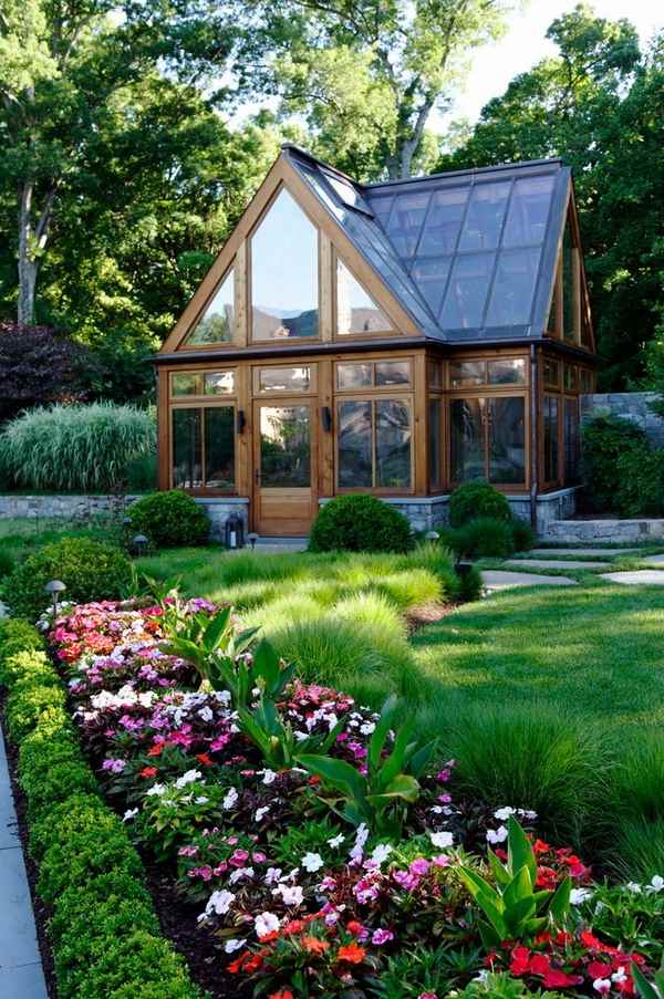 15 adorable garden house ideas with traditional and modern ...