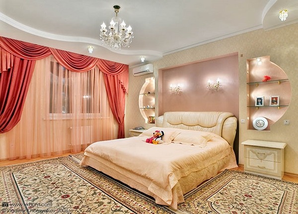 romantic-bedroom-ideas-crystal-chandelier-wall-sconces-hidden-lighting