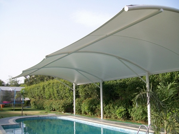 swimming pool shades cantilevers sun protection ideas