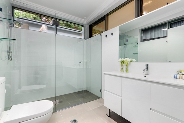 bathroom design minimalist vanity unit wall mirror