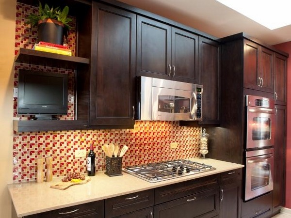 Kitchen-cabinets-restaining-DIY-kitchen-renovation-ideas