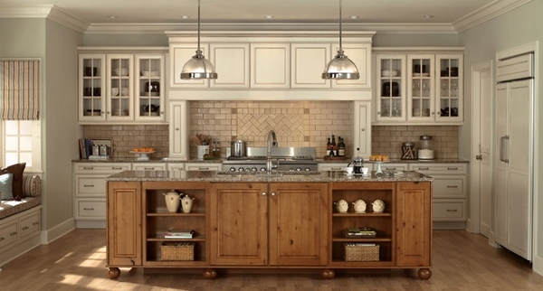 Kitchen Cabinets With Antiquing Glaze In Classic Kitchen Designs