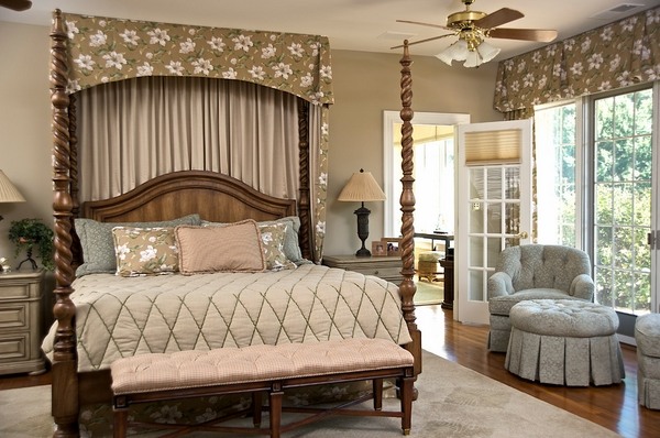 bedroom-decoration-ideas canopy bed-valance-ideas-floral-pattern