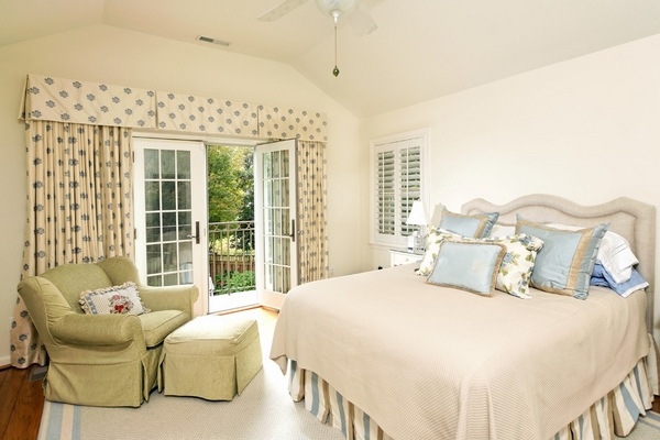 bedroom interior design window-valance-ideas-light colors
