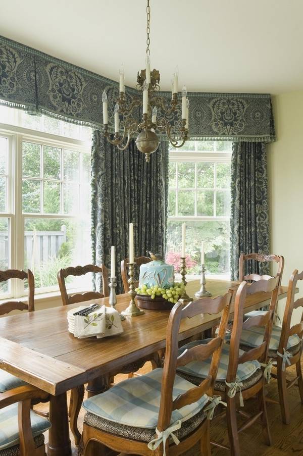 formal dining room decoration curtains-valance-ideas-green color