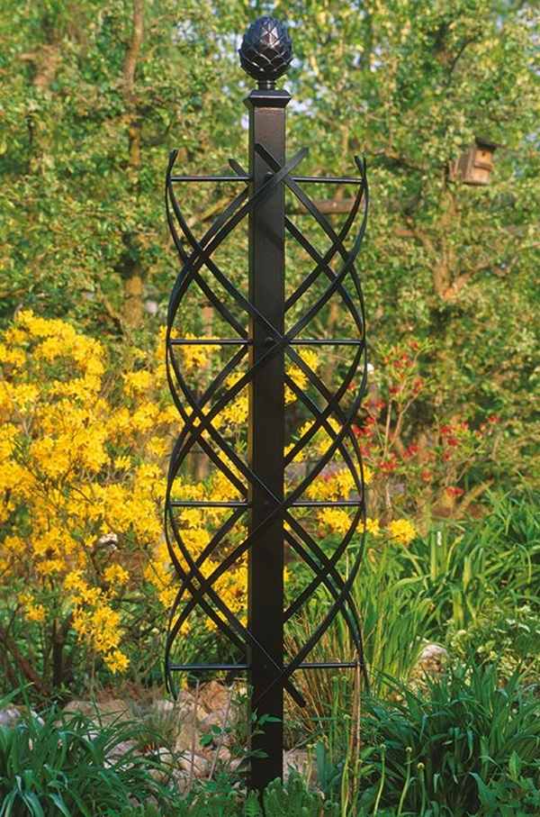 Charming garden obelisks and ideas for spectacular garden designs