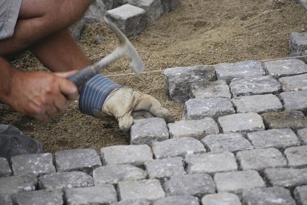 how to lay pavers important tips step by step advice