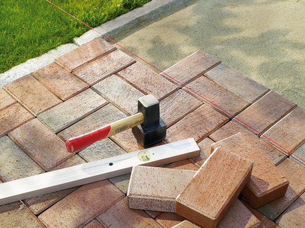 how to lay pavers what we need to know step by step