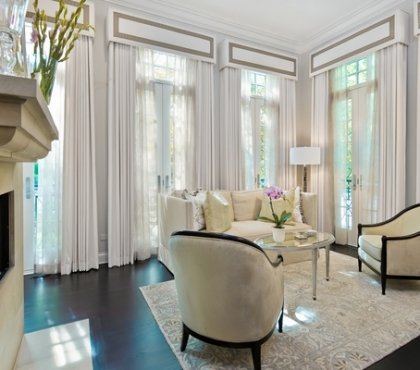 living-room-design-white-curtains-valance-ideas-white-rug-sofa