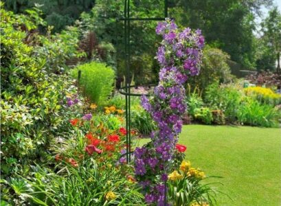 obelisk-in-garden-vertical-garden-designs-patio-decorating-ideas