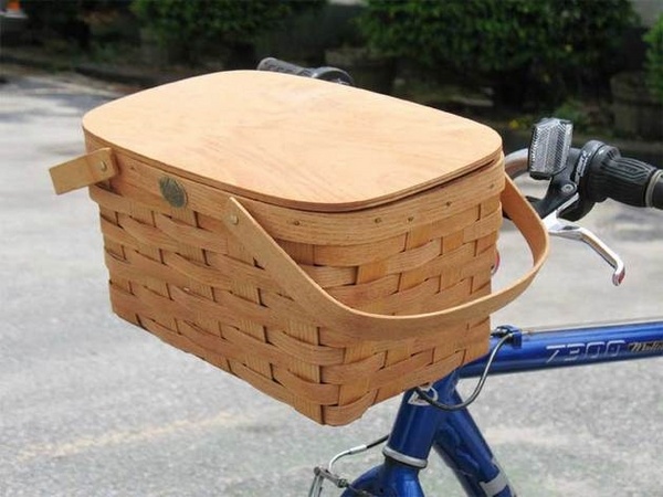 petrboro-baskets-bike-picnic-basket-light-color